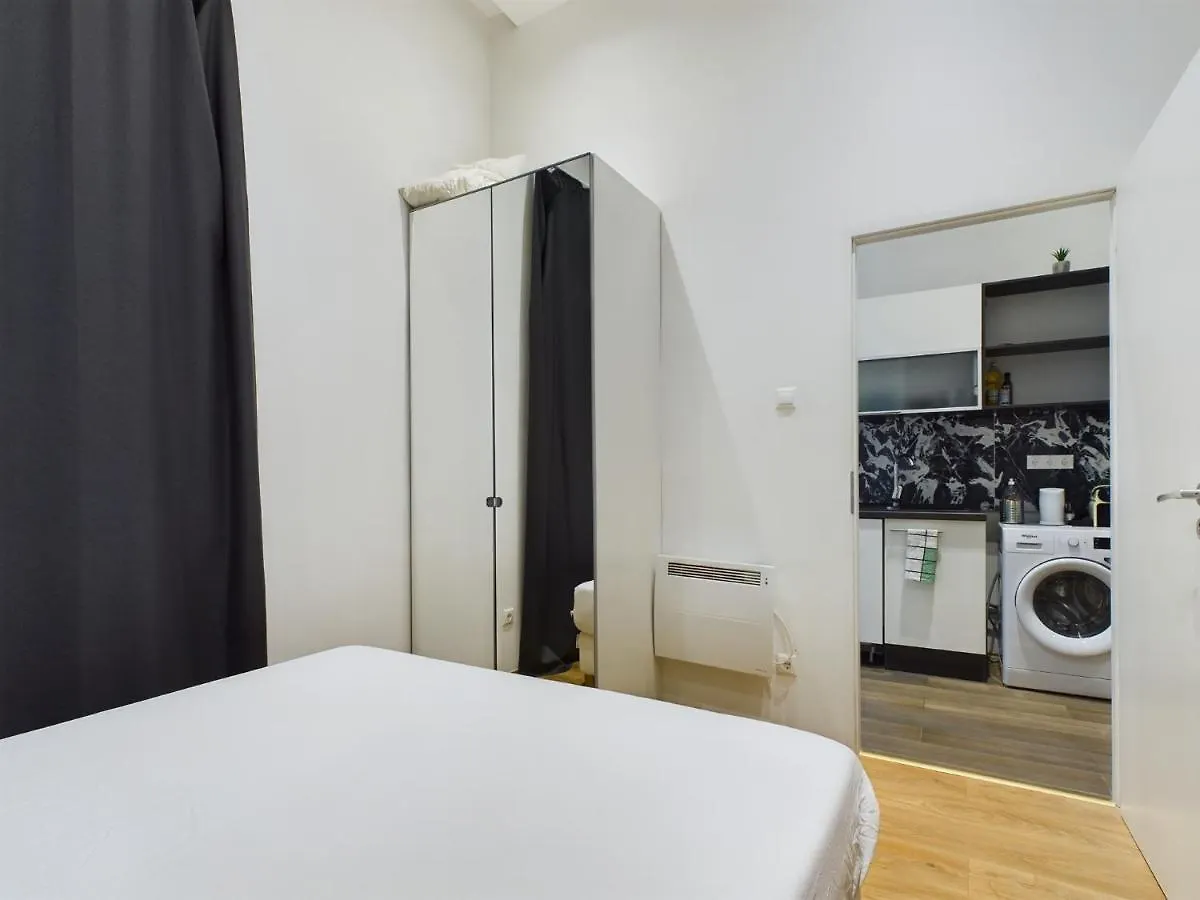 Gray Stylish Central Apartment Budapest